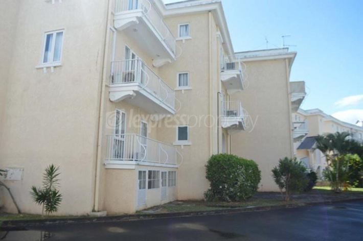 Well Equipped Peaceful 3 Bedroom Apartment *
